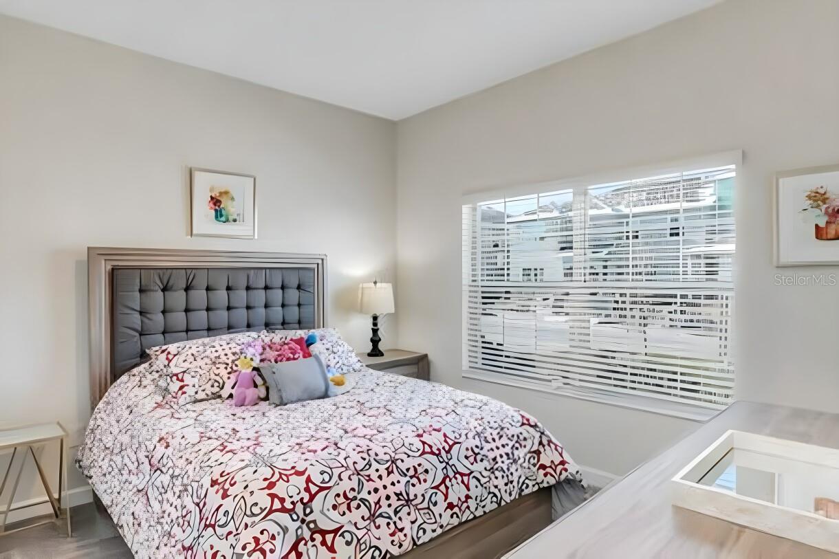 Image 12 of 25 For 4984 Windermere Avenue