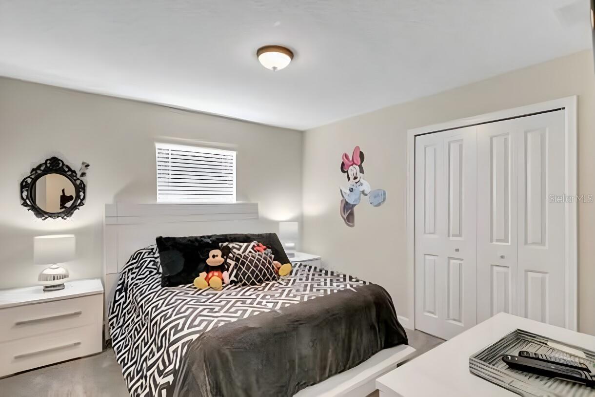 Image 13 of 25 For 4984 Windermere Avenue