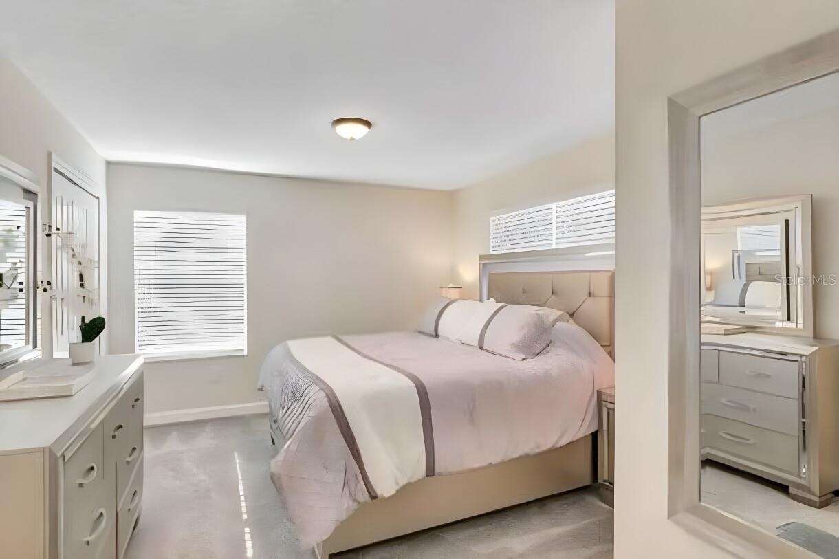 Image 16 of 25 For 4984 Windermere Avenue