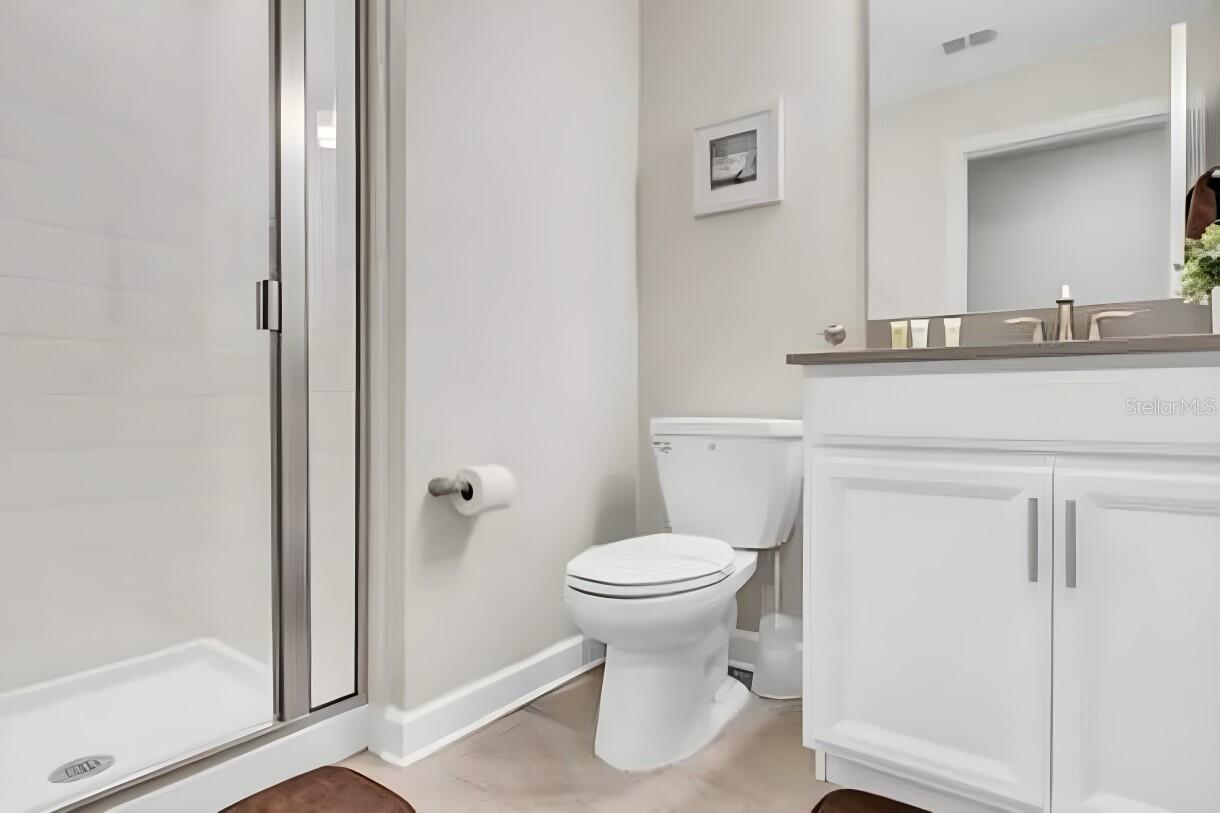 Image 18 of 25 For 4984 Windermere Avenue