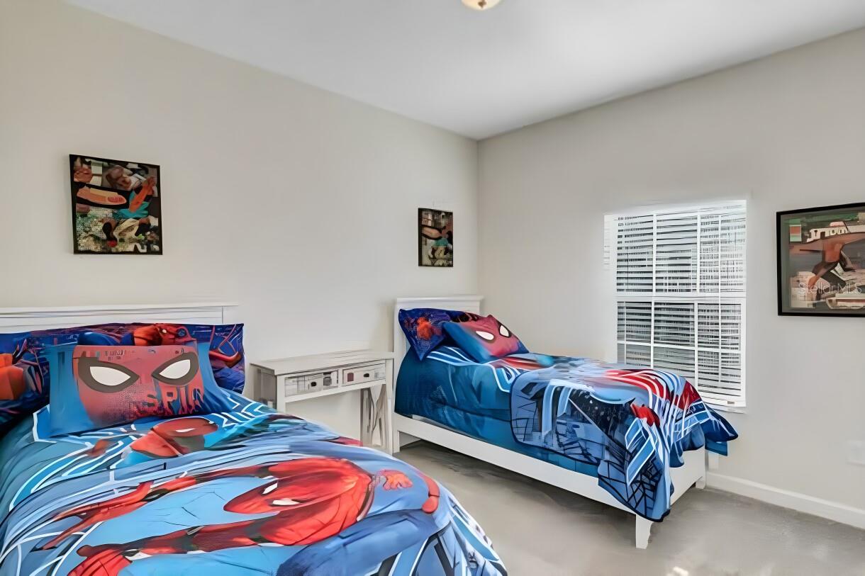 Image 21 of 25 For 4984 Windermere Avenue
