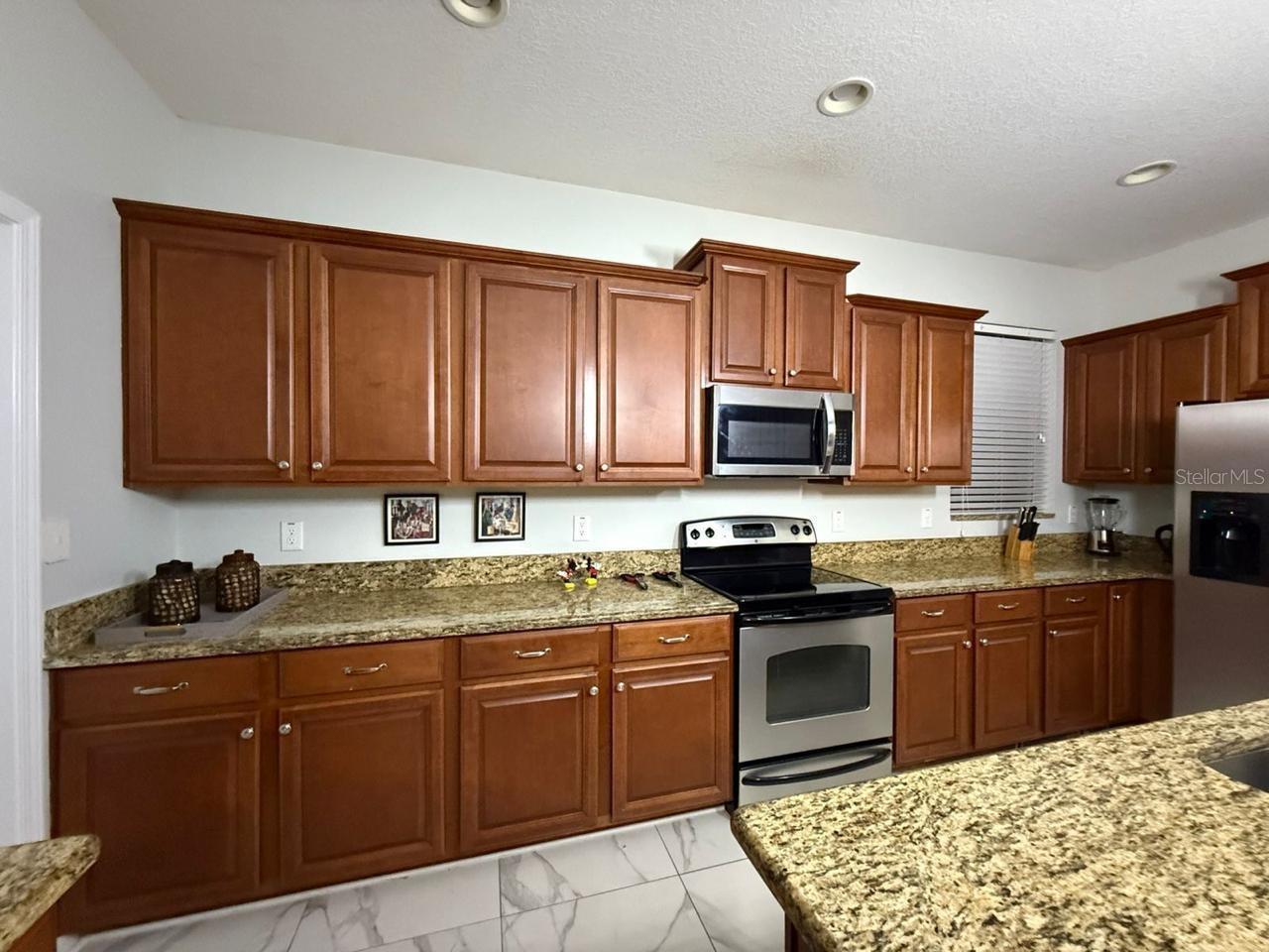 Image 4 of 29 For 8894 Candy Palm Road