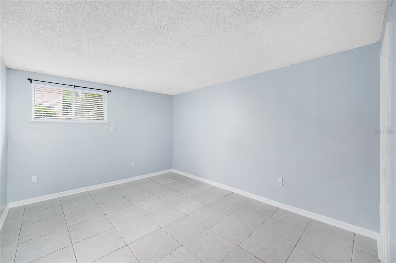 Image 11 of 22 For 572 Orange Drive 57