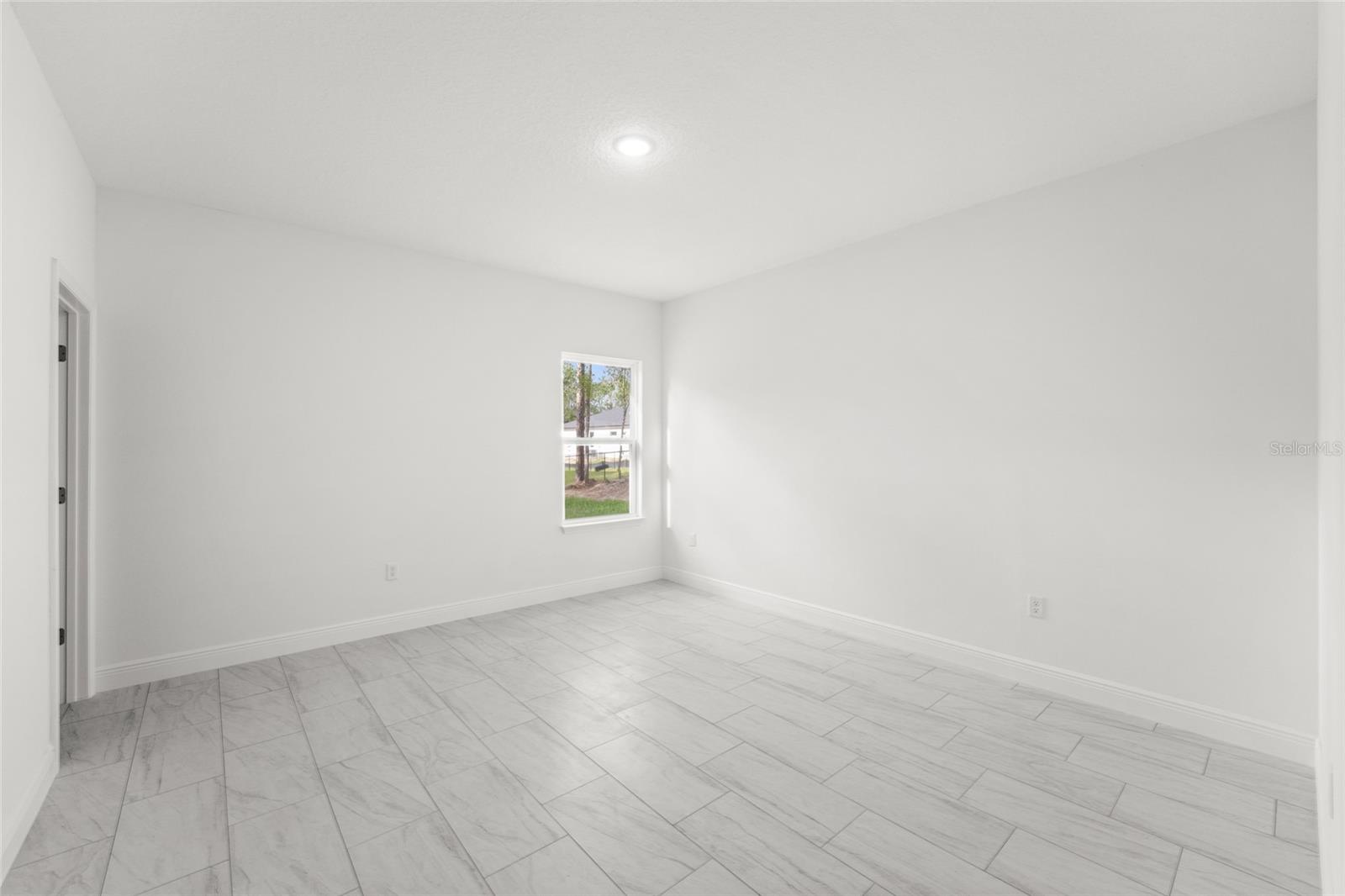 Listing photo id 2 for 104 Gondolier Place