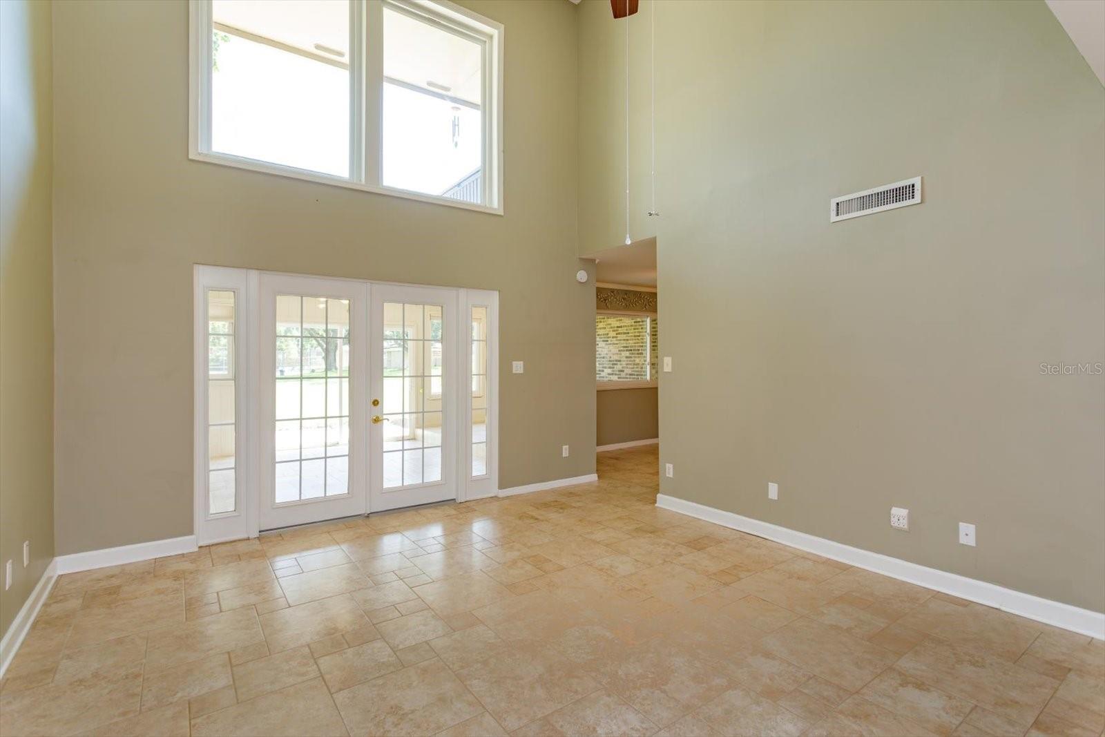 Image 14 of 71 For 415 Oak Haven Drive 415