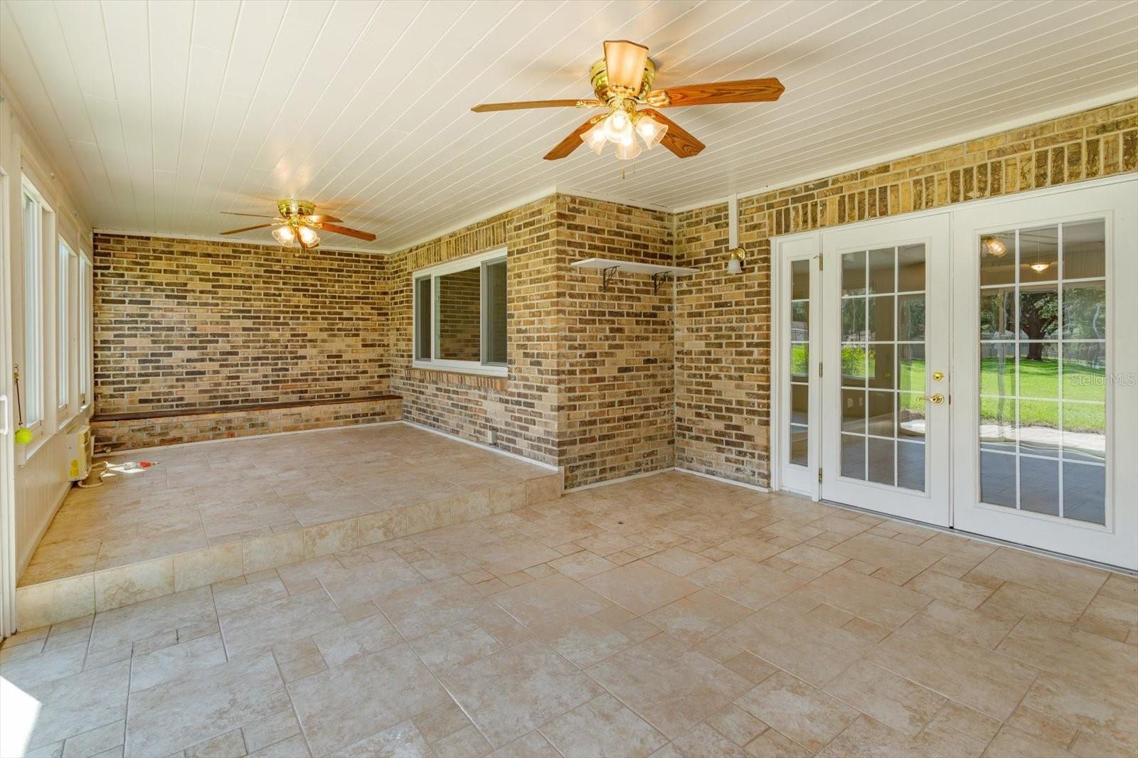 Image 24 of 71 For 415 Oak Haven Drive 415