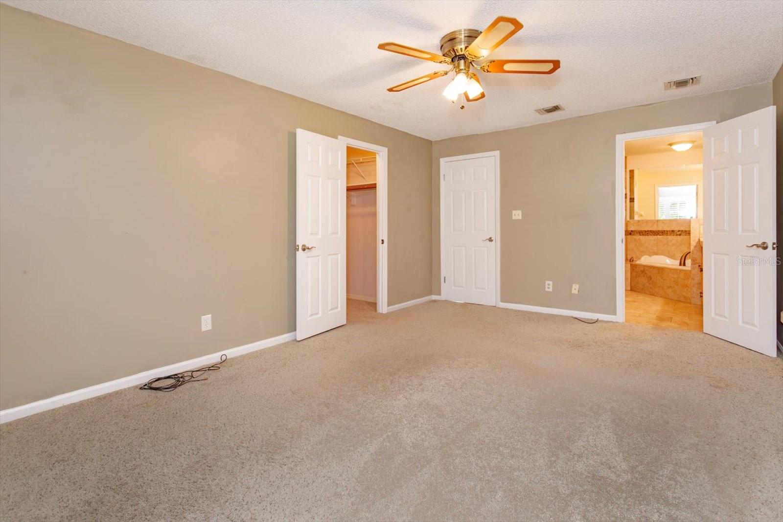 Image 32 of 71 For 415 Oak Haven Drive 415