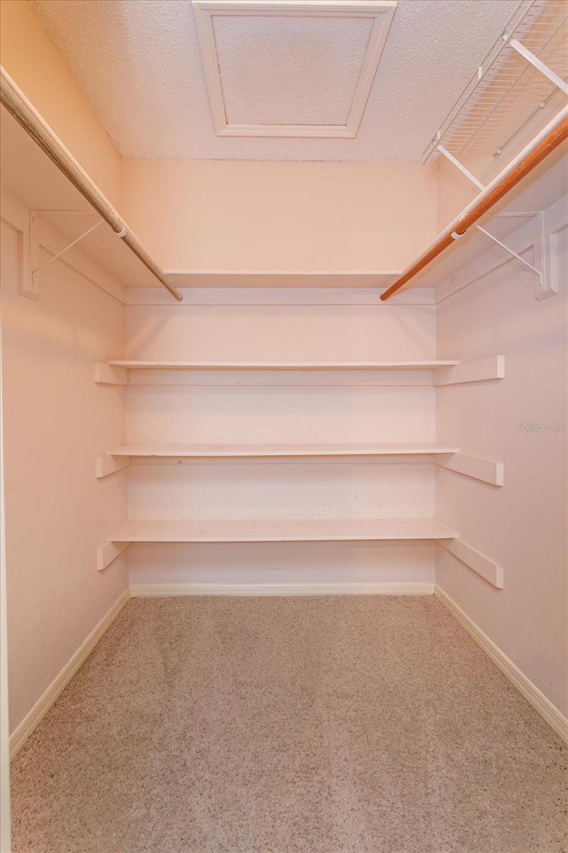 Image 34 of 71 For 415 Oak Haven Drive 415