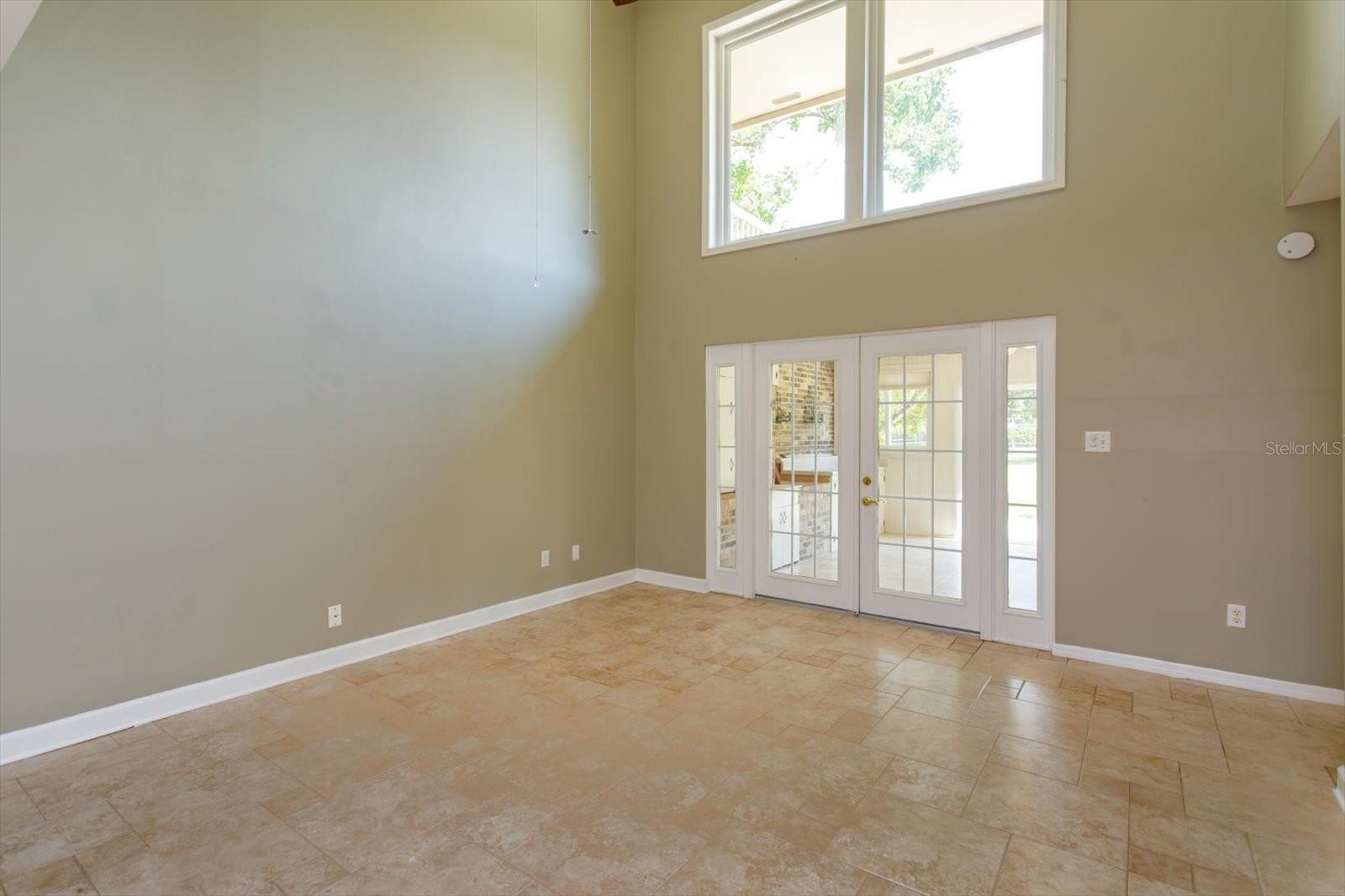 Image 5 of 71 For 415 Oak Haven Drive 415