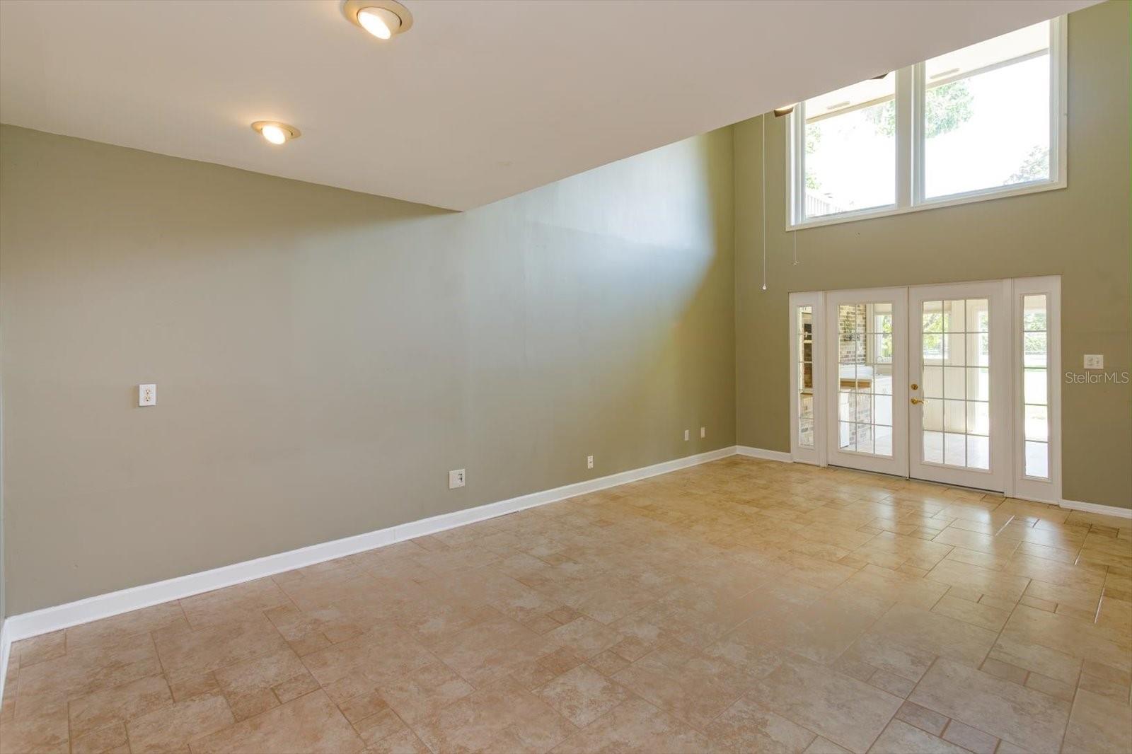 Image 7 of 71 For 415 Oak Haven Drive 415