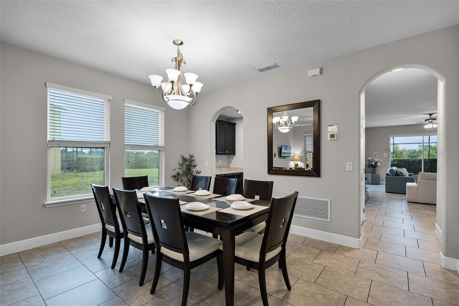Image 10 of 50 For 4111 Oaktree Drive