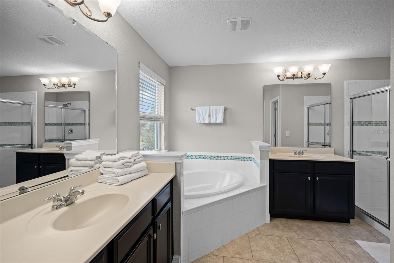 Image 13 of 50 For 4111 Oaktree Drive