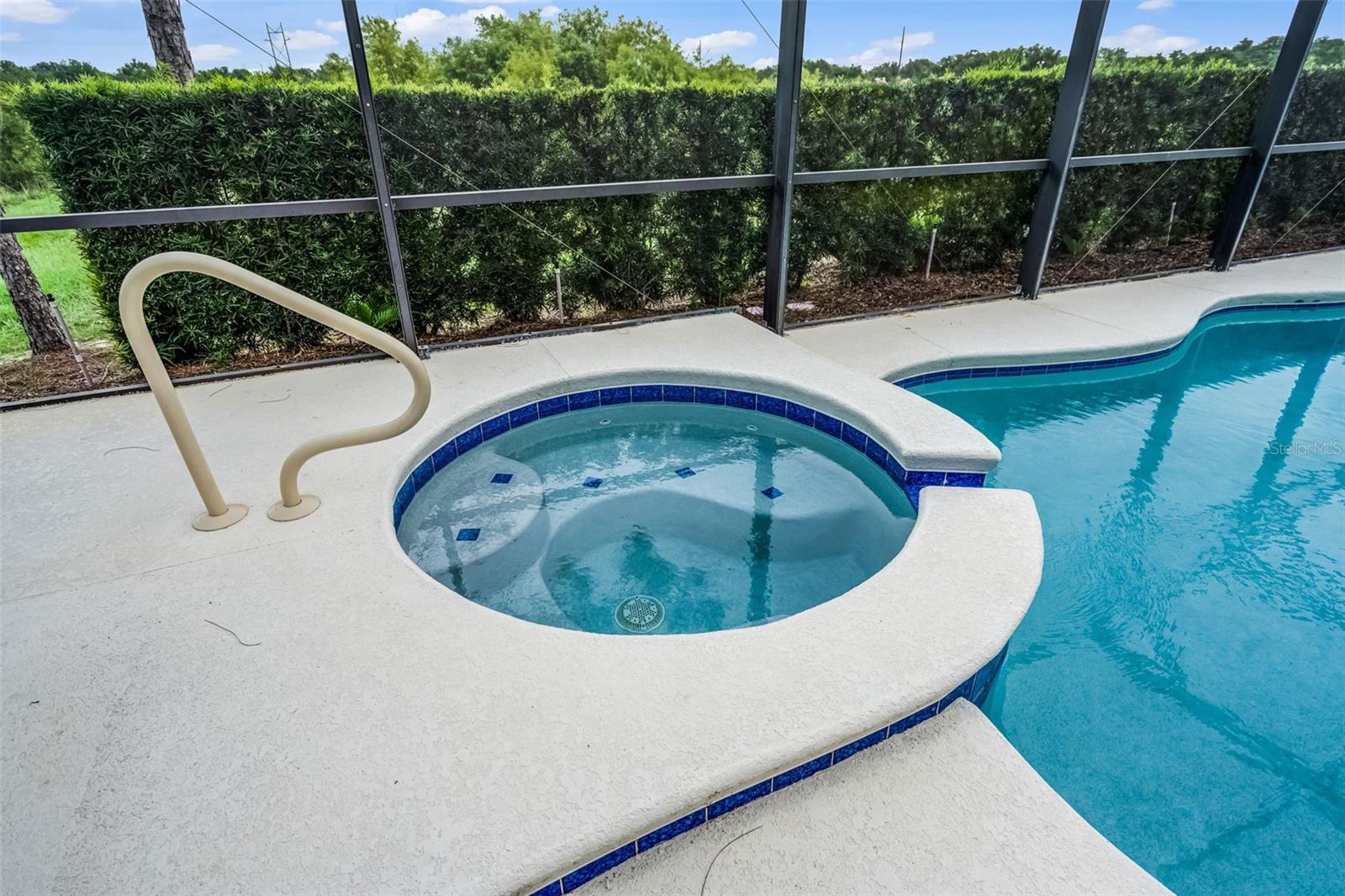 Image 15 of 50 For 4111 Oaktree Drive