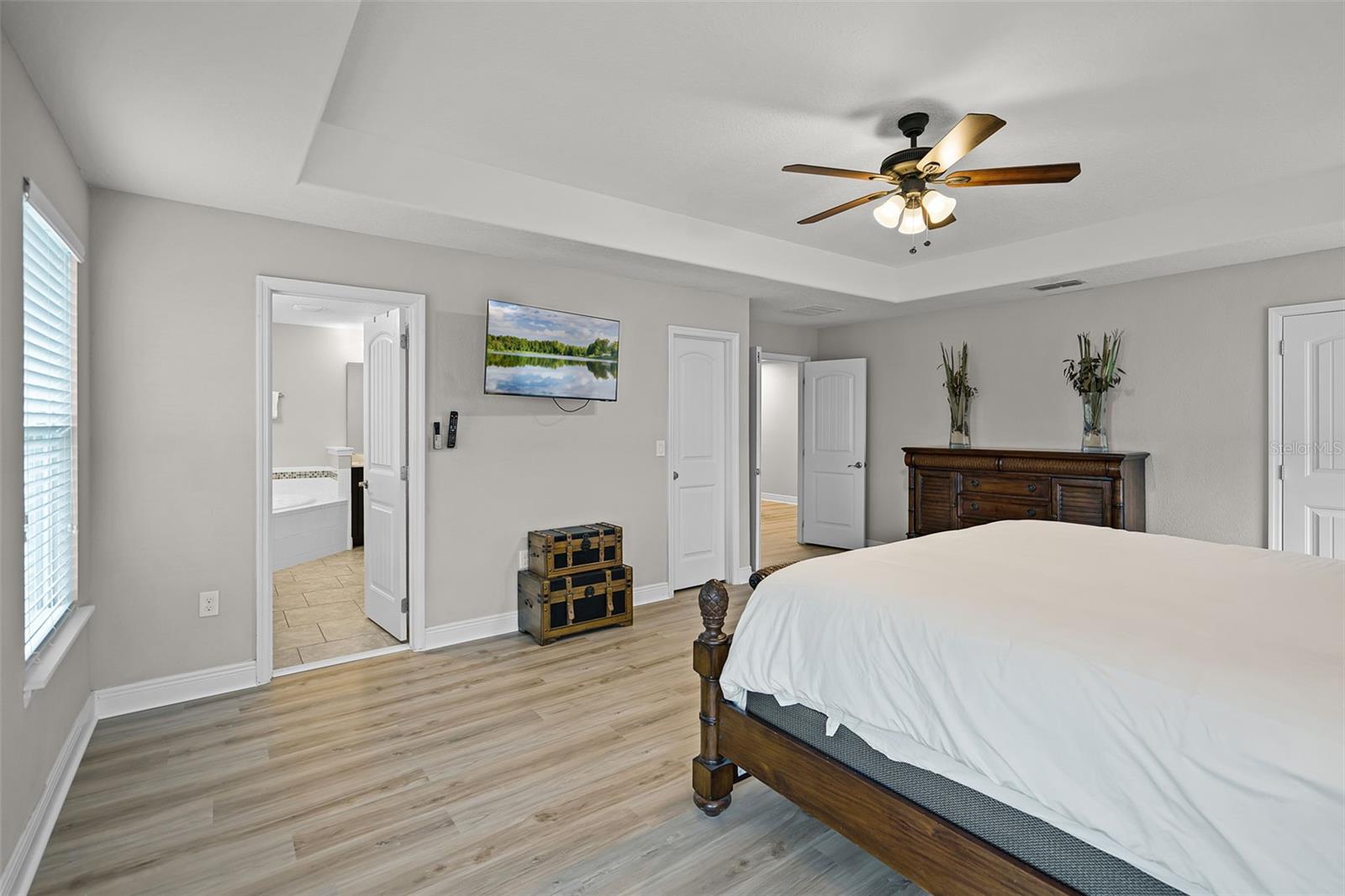 Image 23 of 50 For 4111 Oaktree Drive