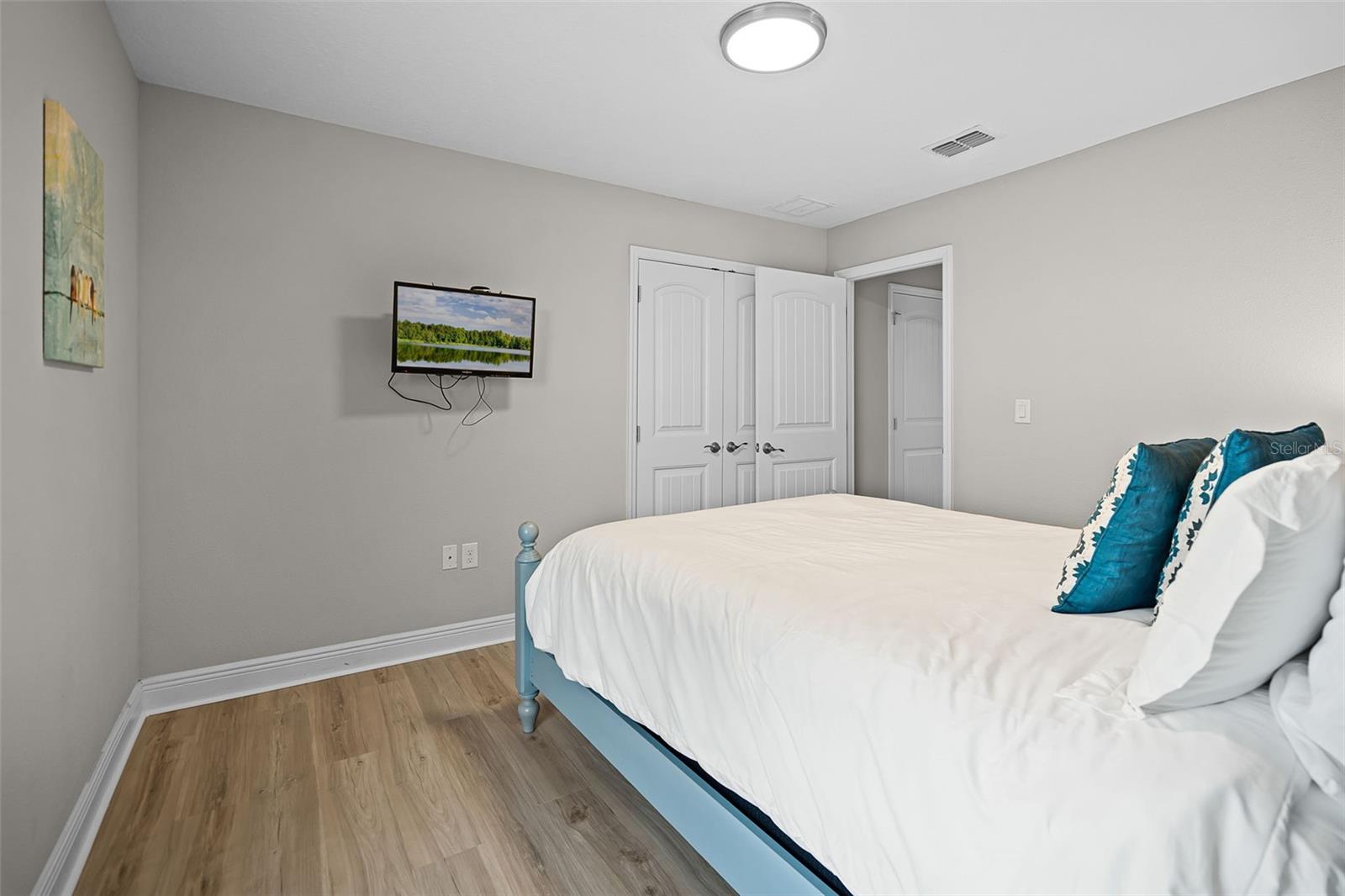Image 30 of 50 For 4111 Oaktree Drive