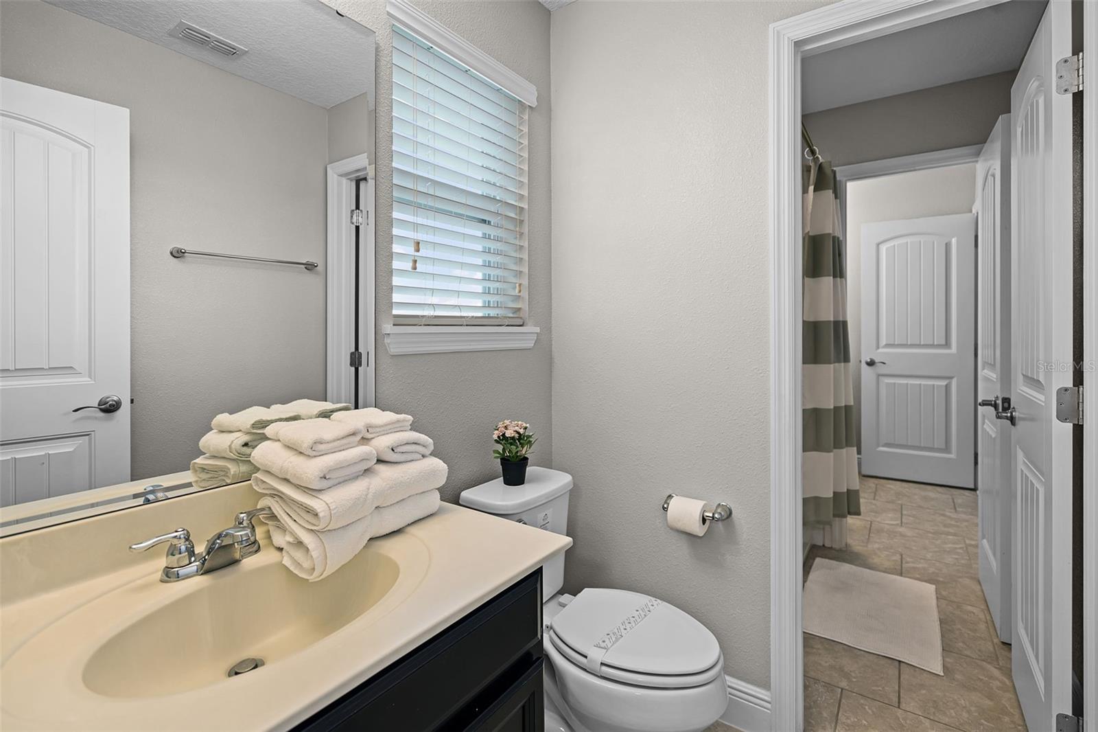 Image 31 of 50 For 4111 Oaktree Drive
