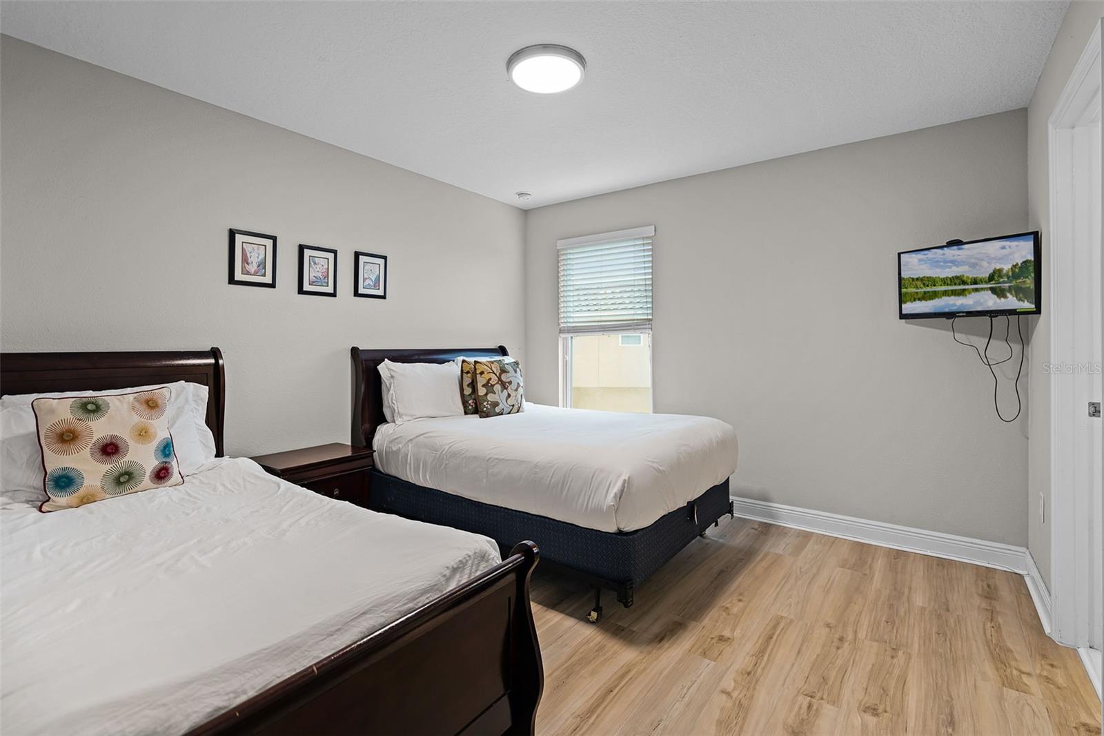 Image 33 of 50 For 4111 Oaktree Drive