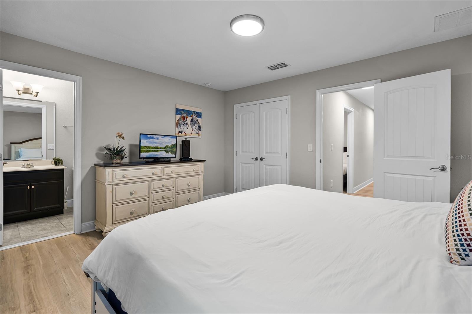 Image 37 of 50 For 4111 Oaktree Drive