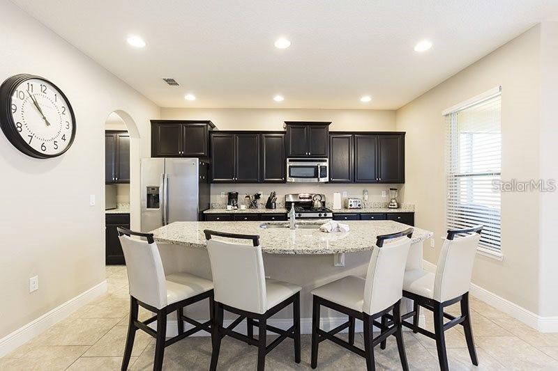 Image 5 of 50 For 4111 Oaktree Drive