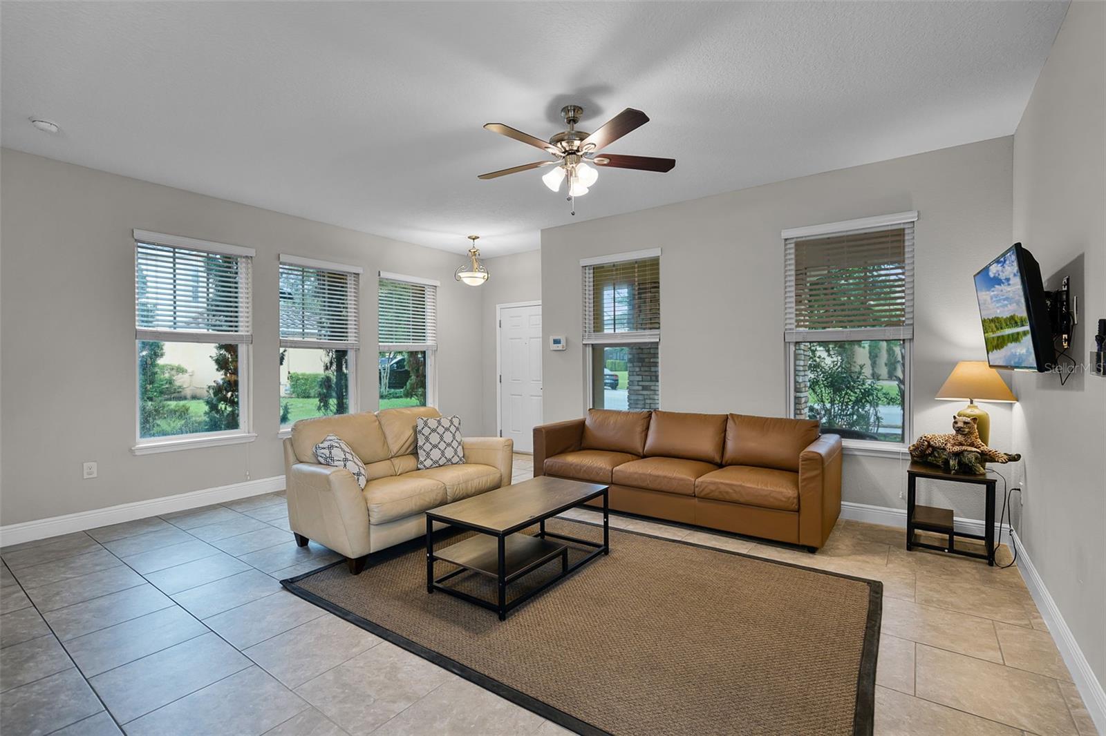 Image 6 of 50 For 4111 Oaktree Drive