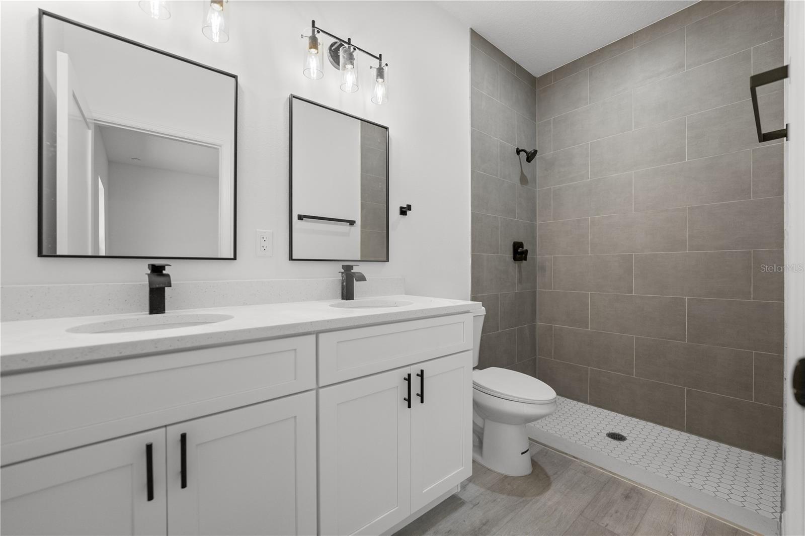 Image 13 of 25 For 10290 Biscayne Drive