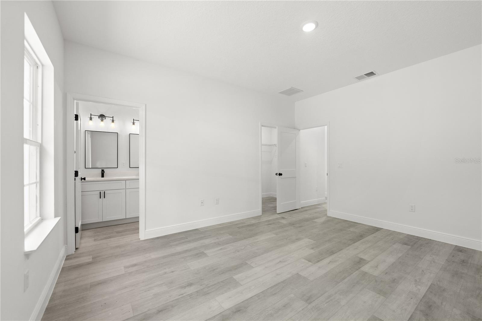 Image 14 of 25 For 10290 Biscayne Drive