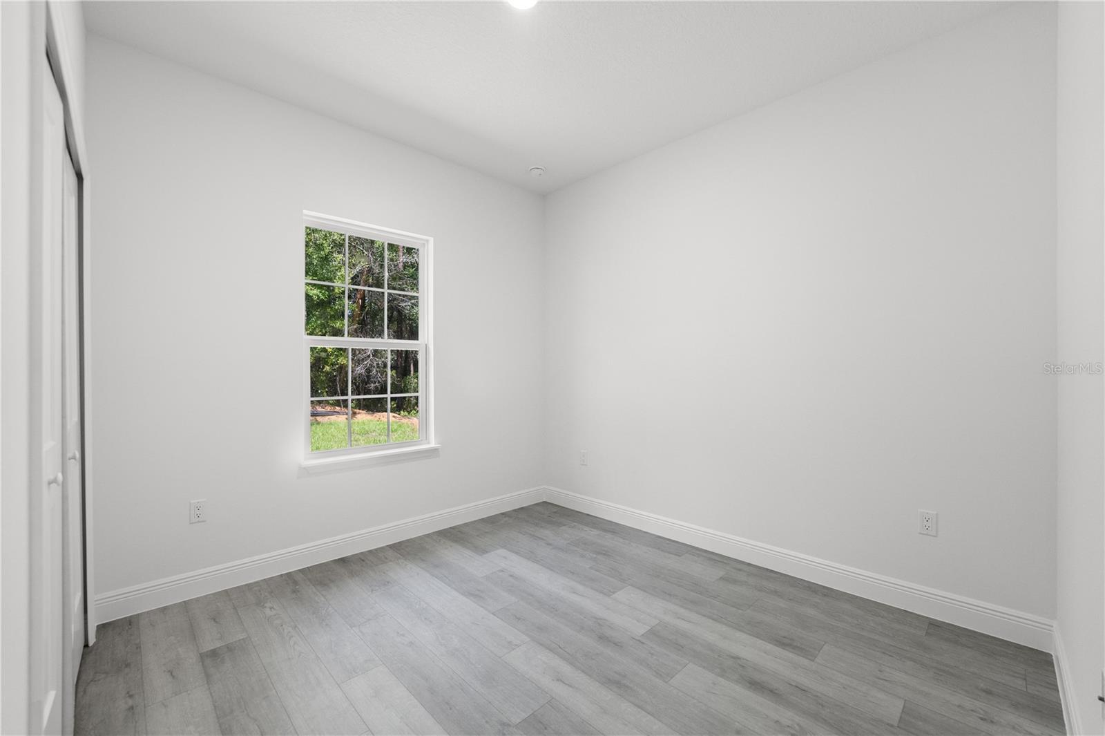 Image 21 of 25 For 10290 Biscayne Drive