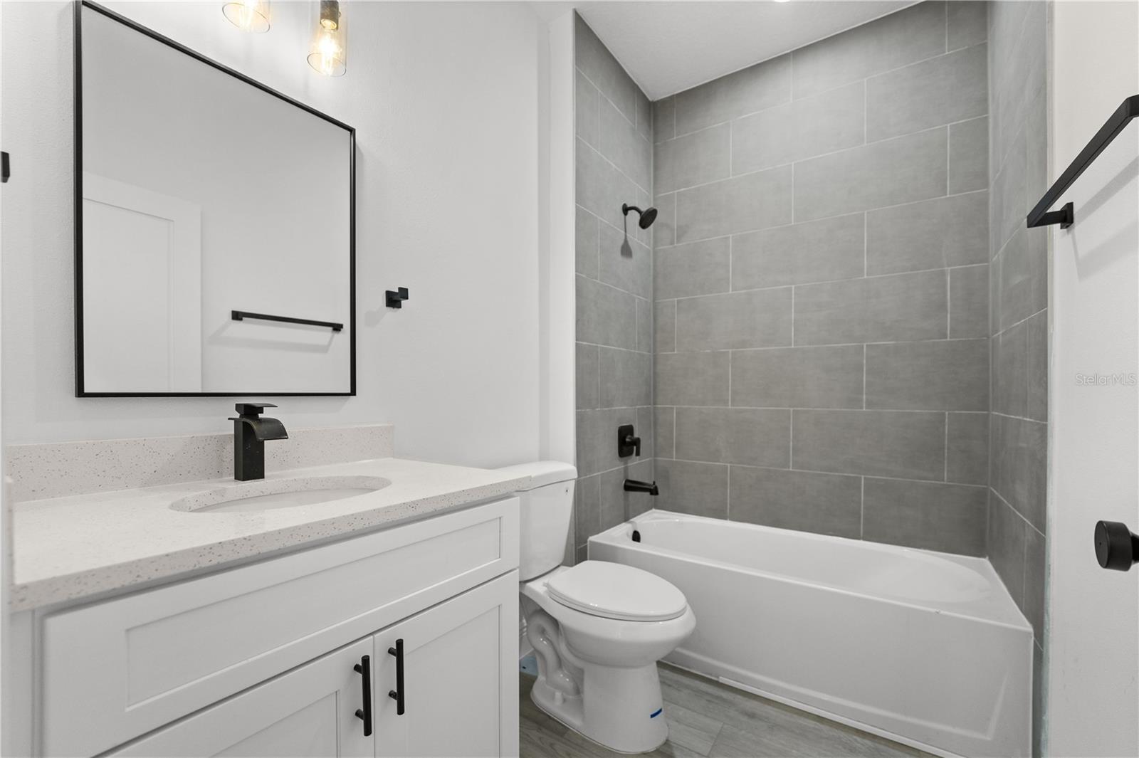 Image 22 of 25 For 10290 Biscayne Drive