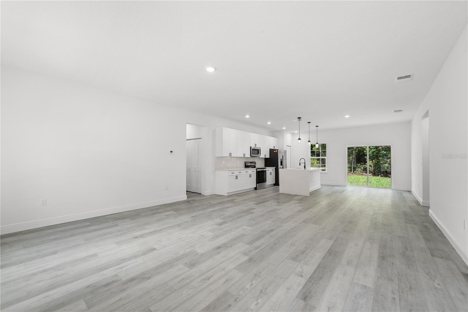 Image 3 of 25 For 10290 Biscayne Drive