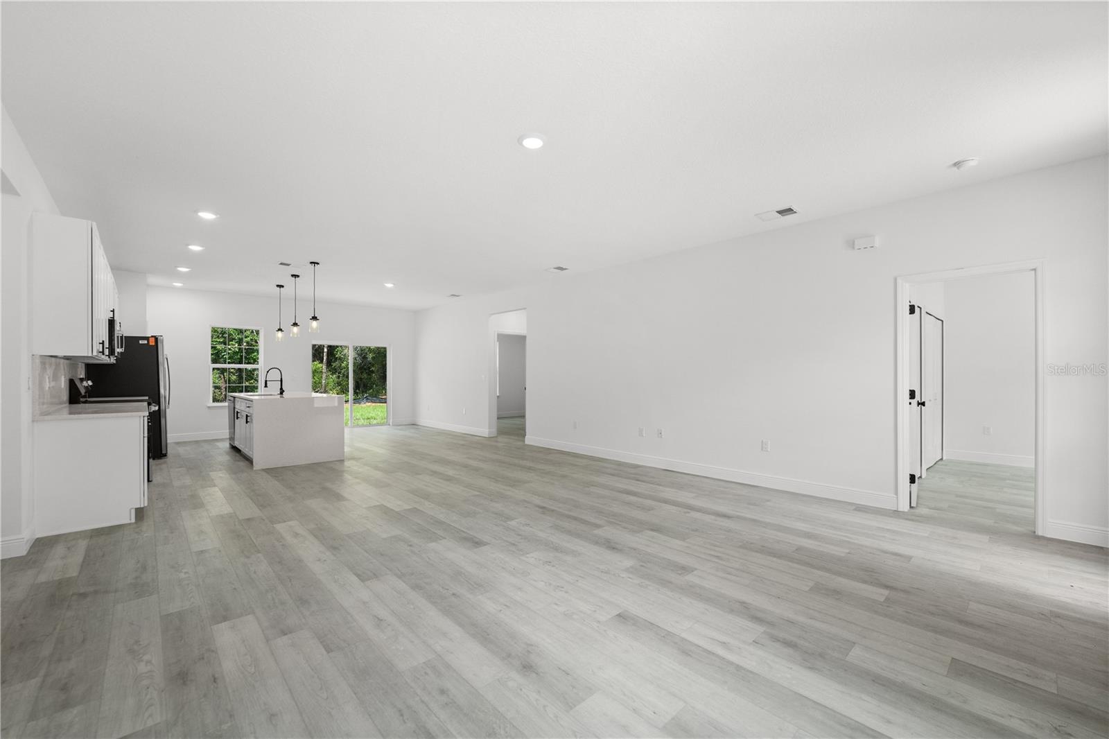 Image 4 of 25 For 10290 Biscayne Drive