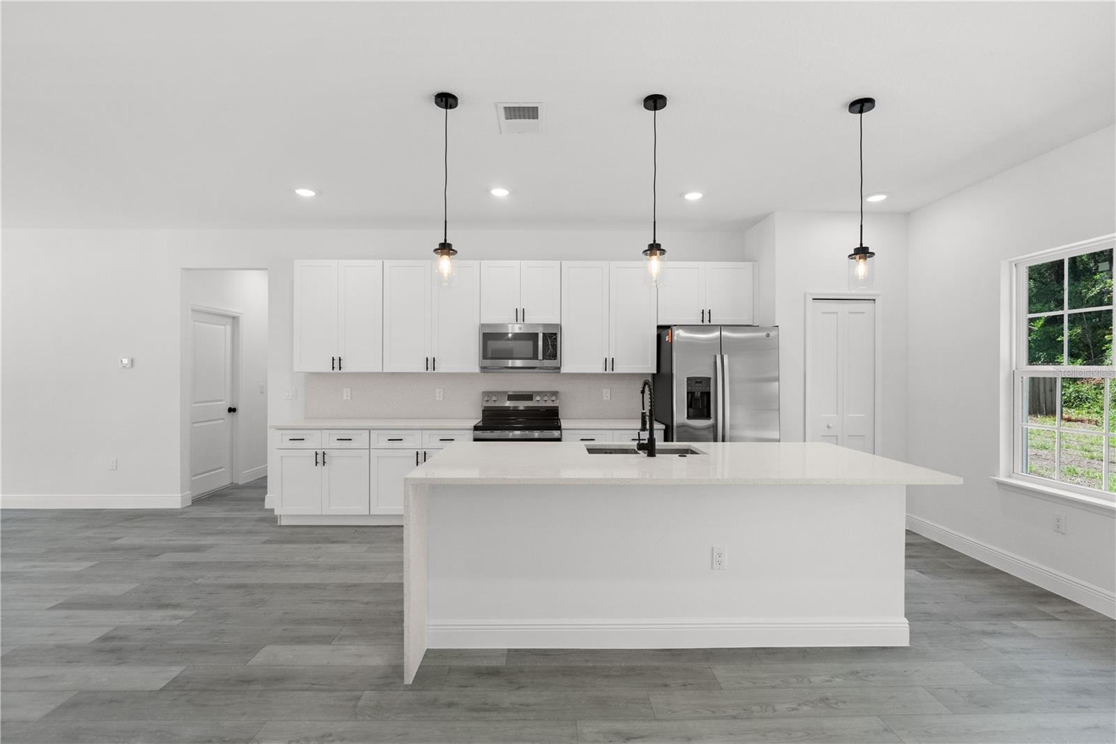 Image 6 of 25 For 10290 Biscayne Drive