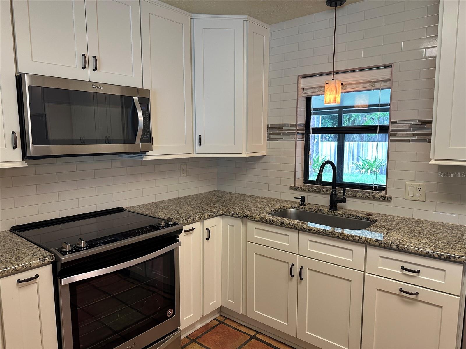 Image 3 of 29 For 957 Dupont Avenue