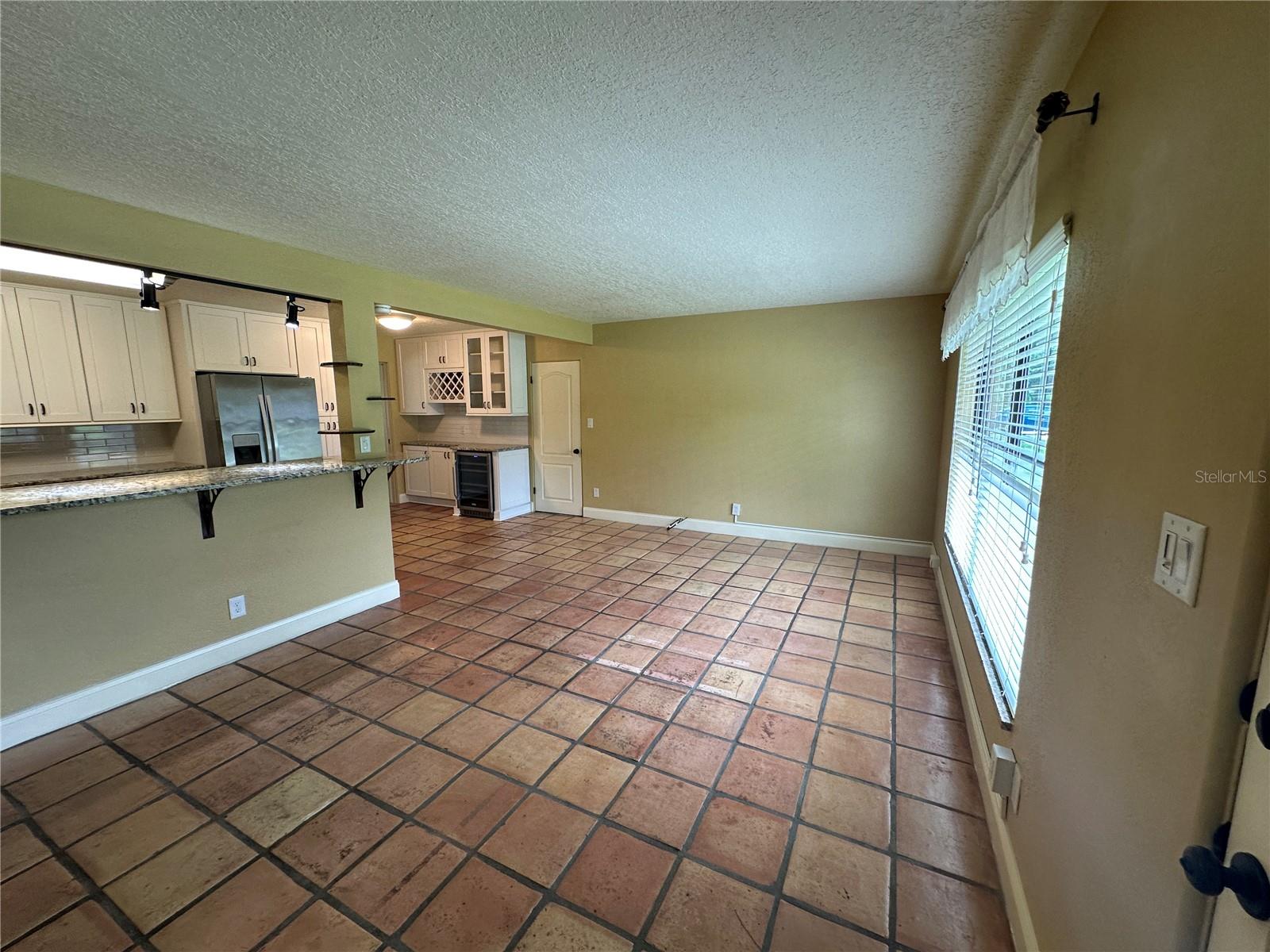 Image 8 of 29 For 957 Dupont Avenue
