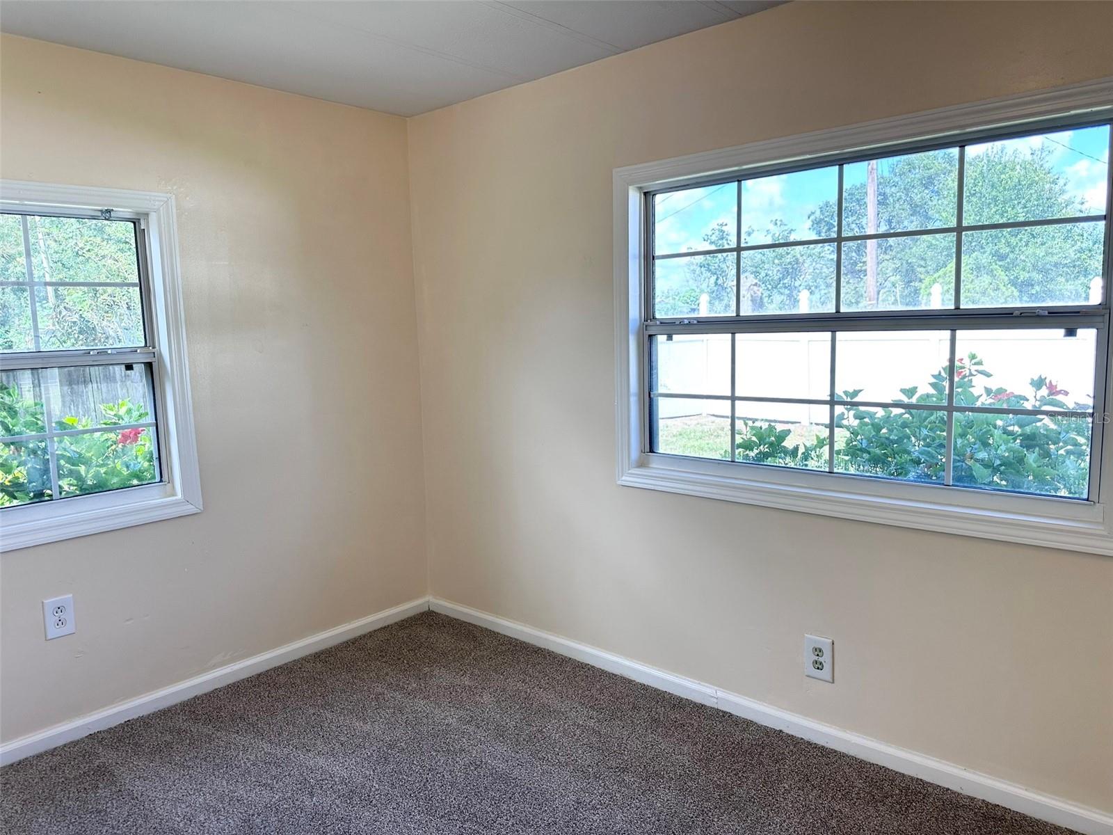 Image 16 of 27 For 5018 Oak Lane