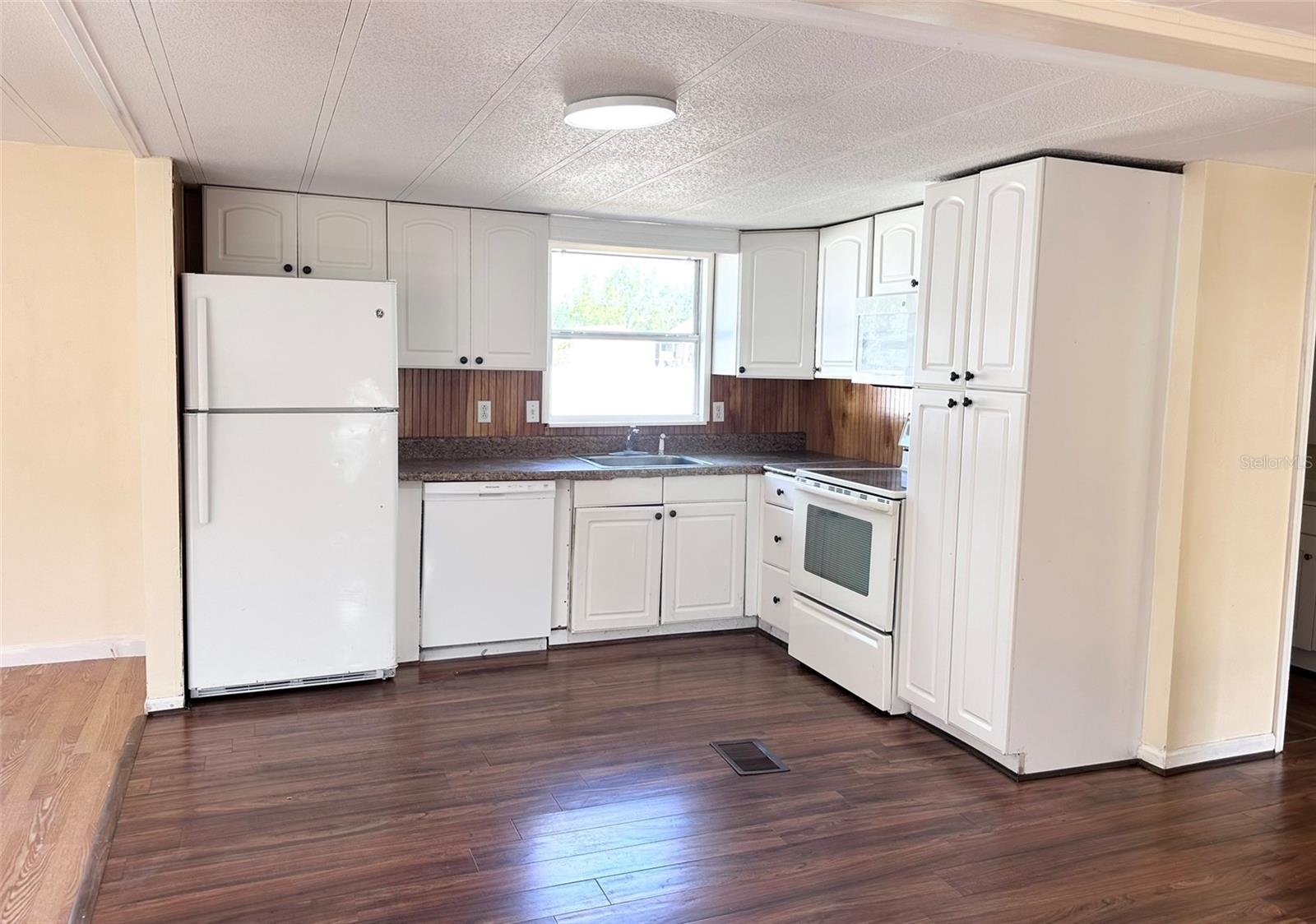 Image 6 of 27 For 5018 Oak Lane