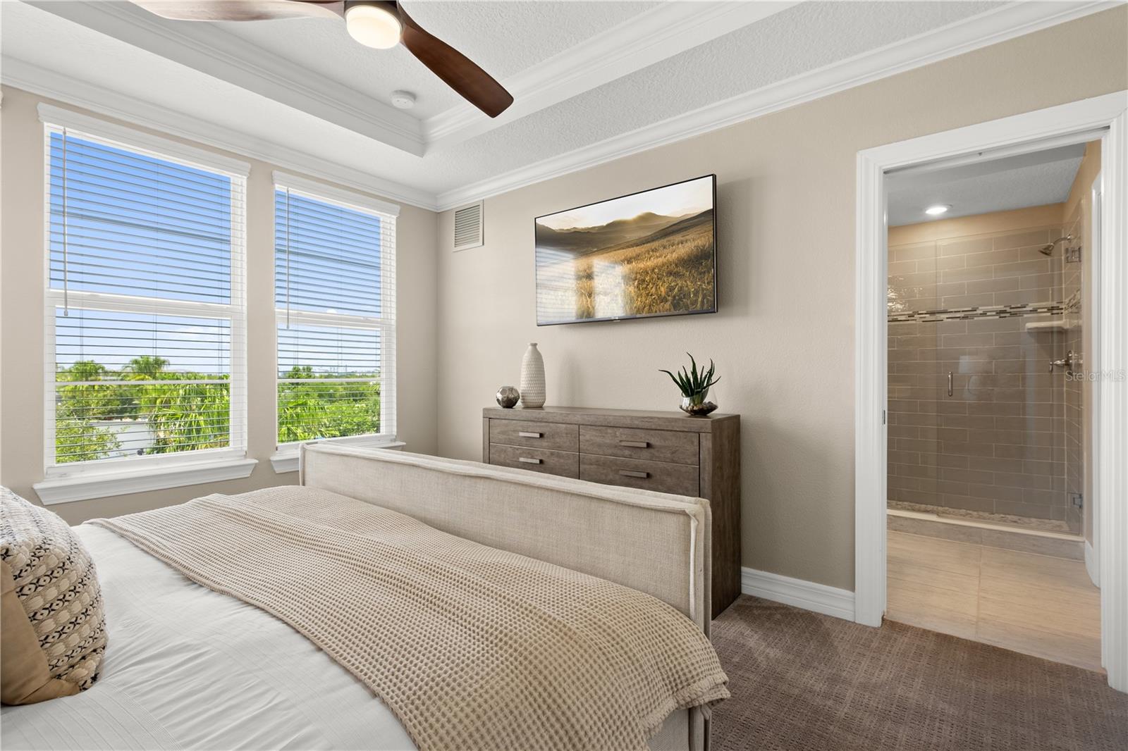 Image 11 of 33 For 13618 Heaney Avenue