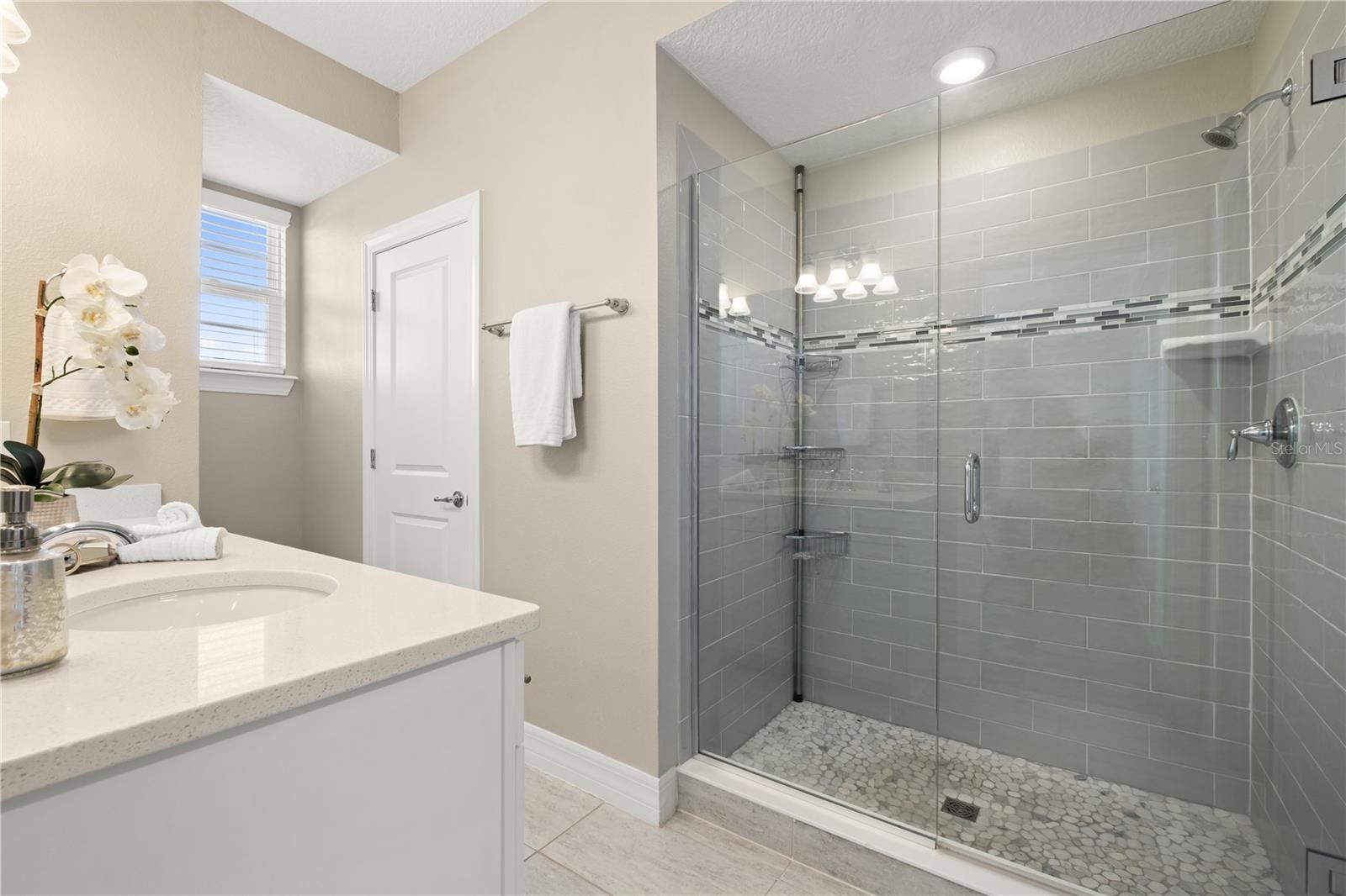 Image 15 of 33 For 13618 Heaney Avenue