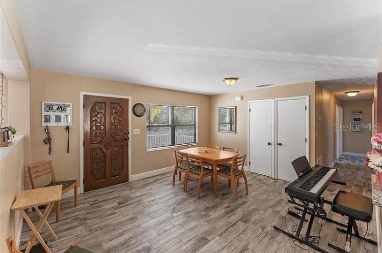 Image 19 of 30 For 439 Palm Terrace