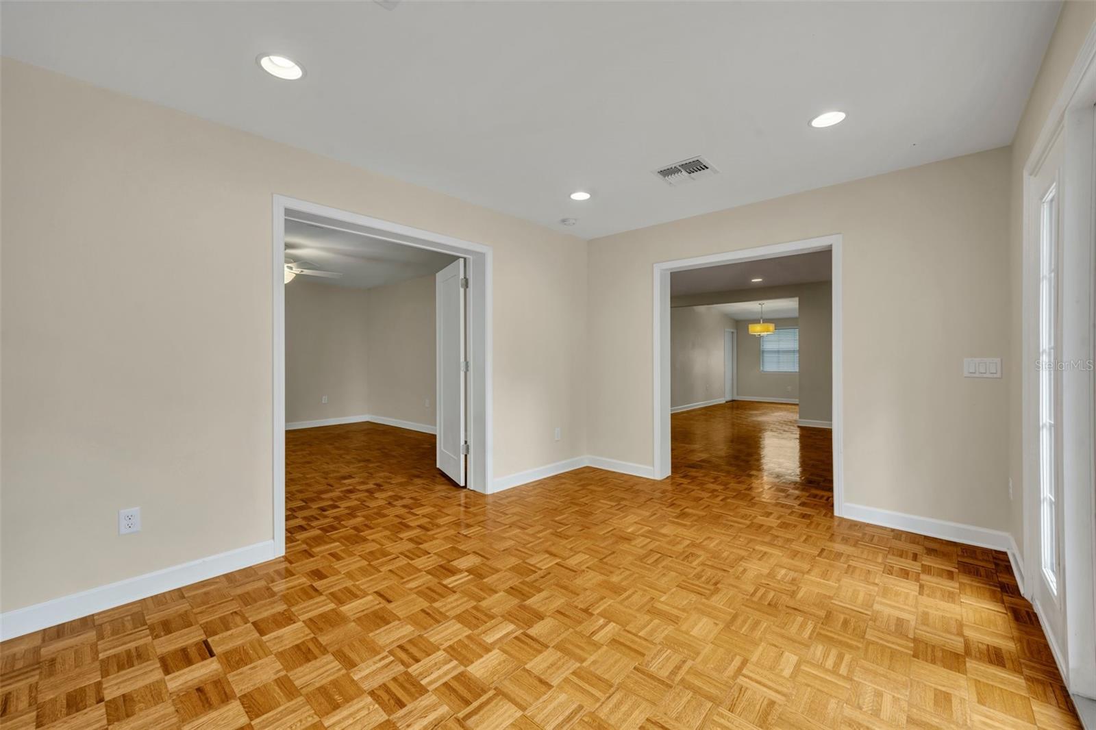 Image 18 of 31 For 1027 Chichester Street