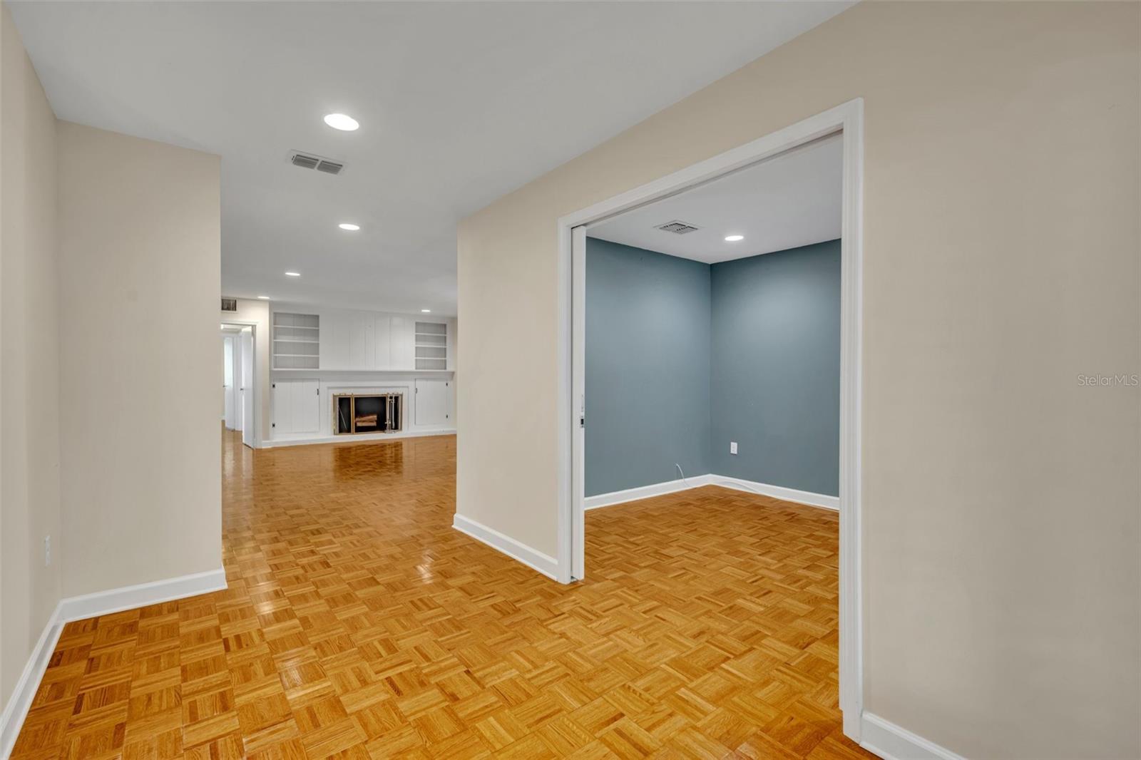 Image 3 of 31 For 1027 Chichester Street