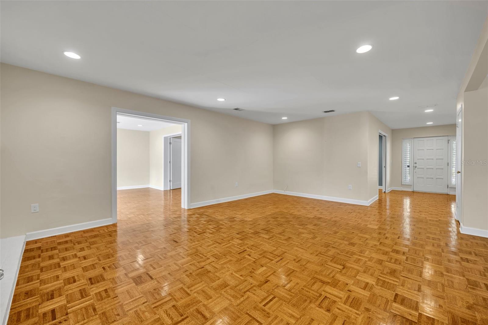 Image 7 of 31 For 1027 Chichester Street