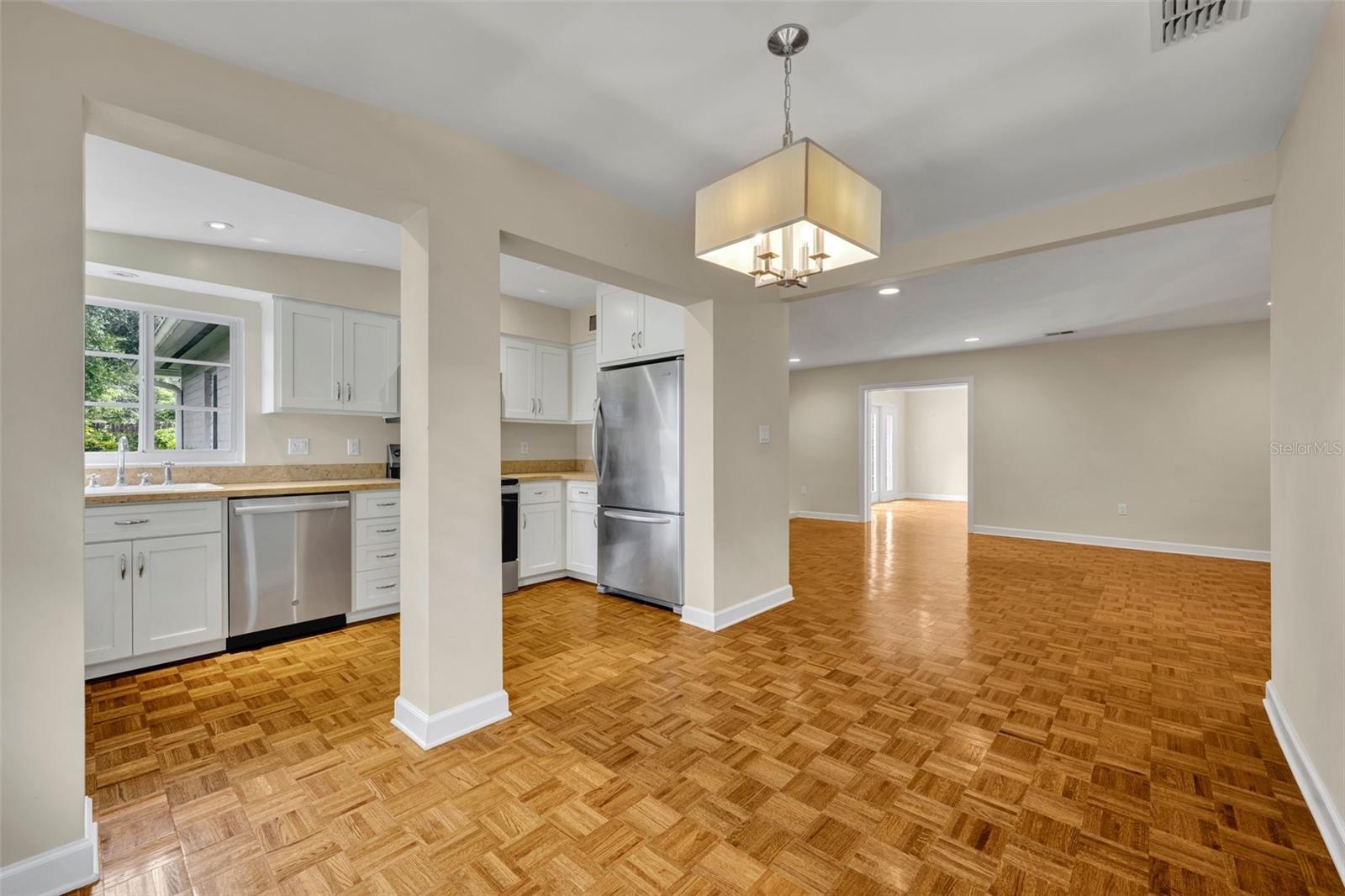 Image 9 of 31 For 1027 Chichester Street