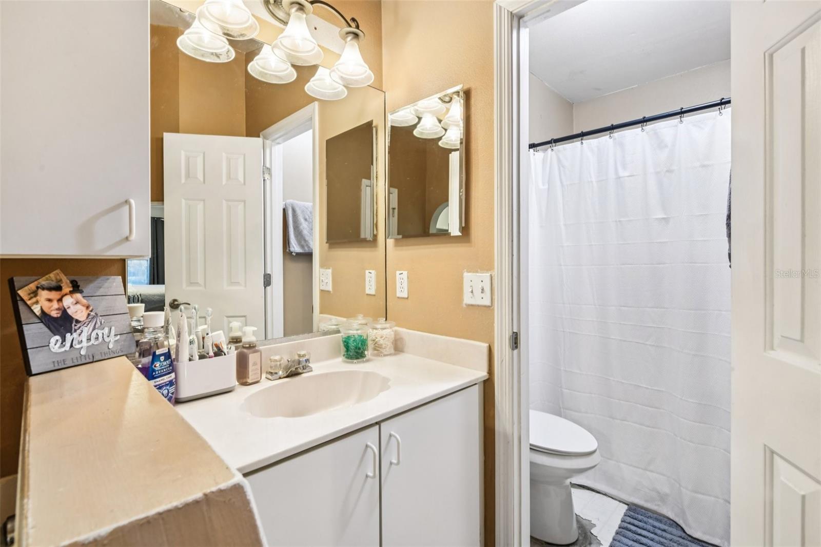 Image 22 of 29 For 14565 Lycastle Circle