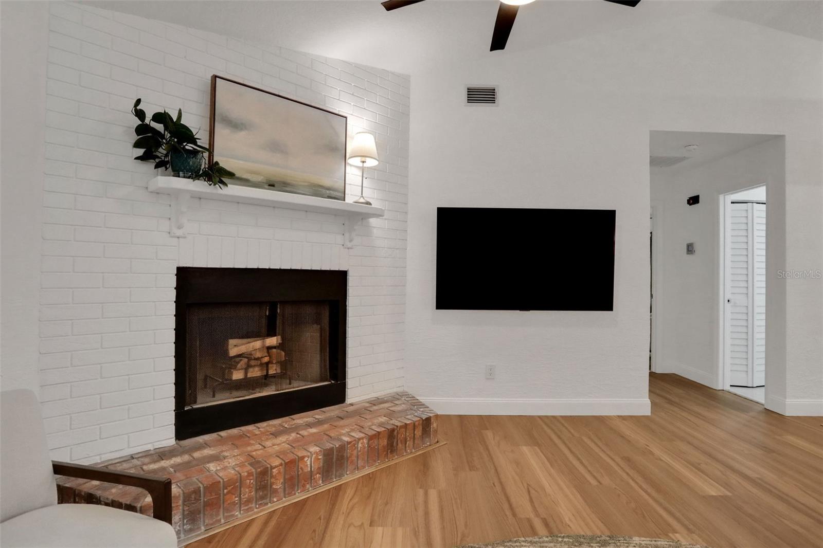 Image 12 of 36 For 5929 Hatteras Drive