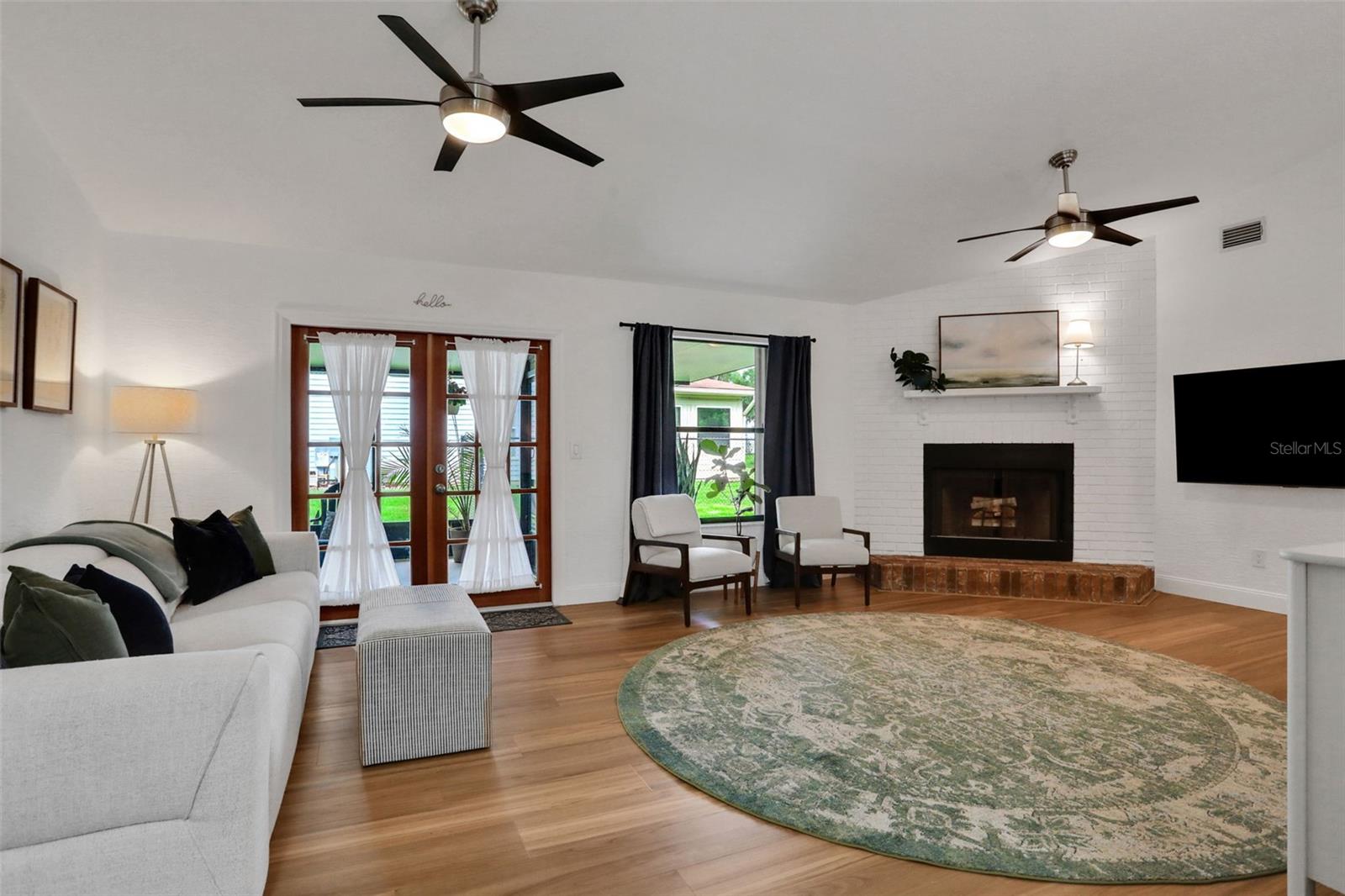 Image 14 of 36 For 5929 Hatteras Drive