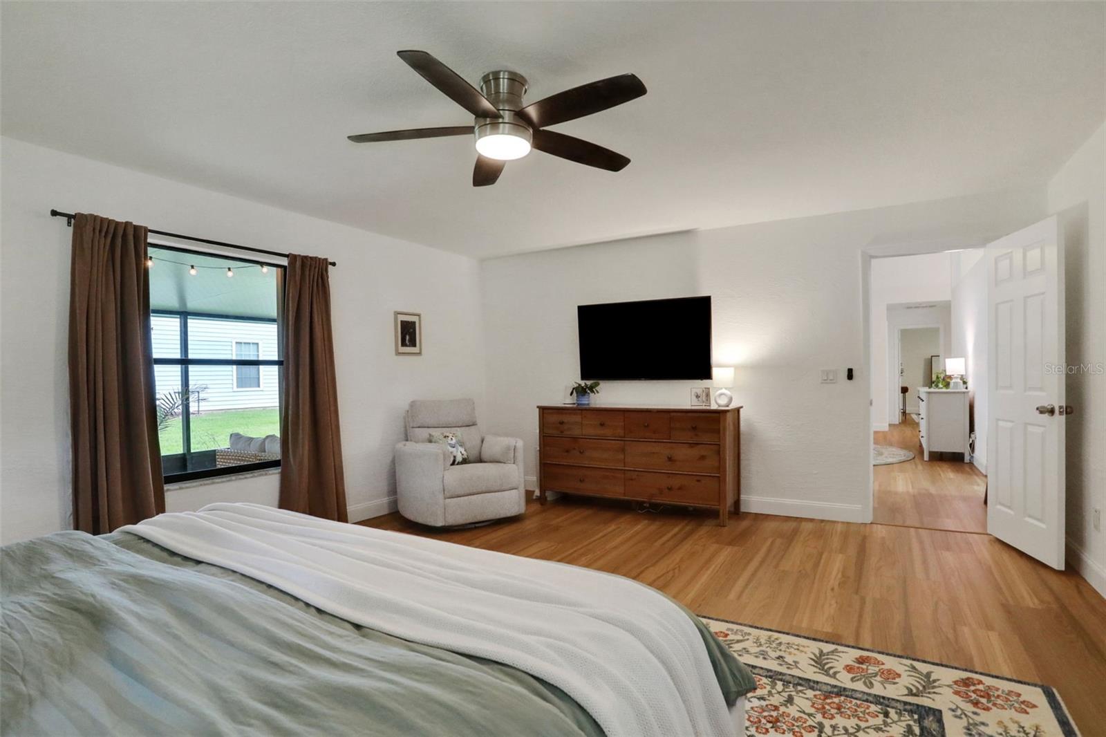 Image 21 of 36 For 5929 Hatteras Drive