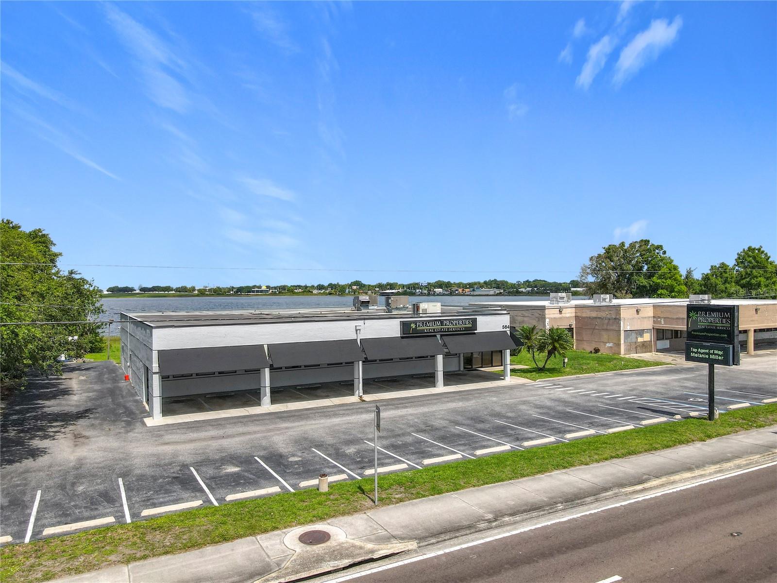 Image 4 of 37 For 564 Semoran Boulevard