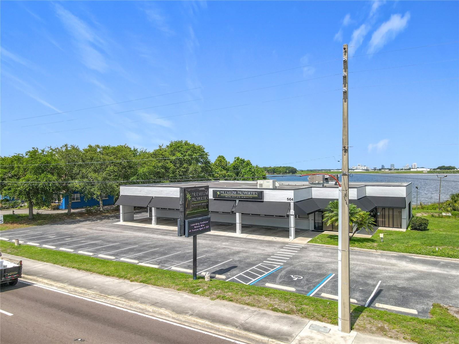 Image 5 of 37 For 564 Semoran Boulevard