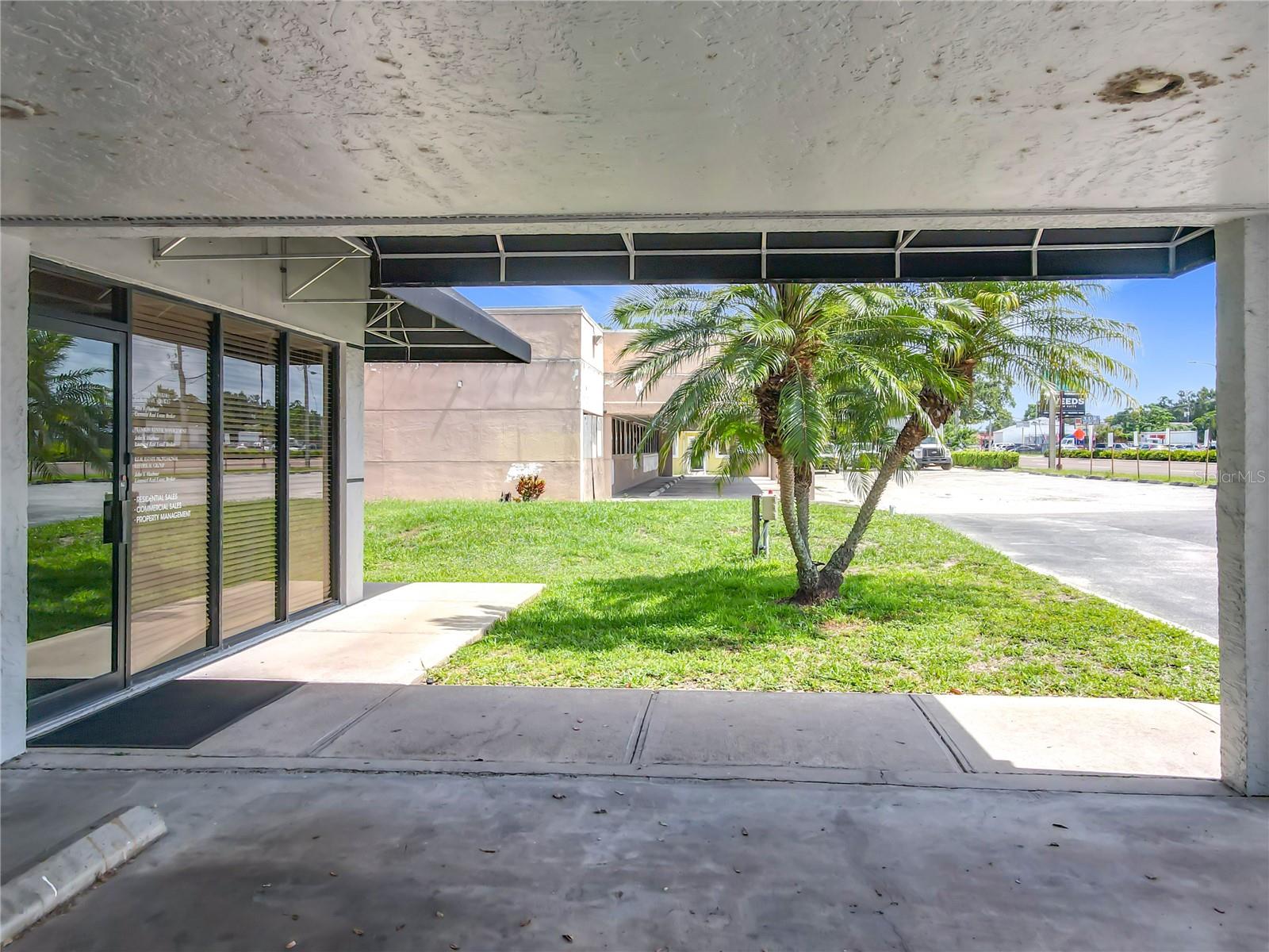 Image 9 of 37 For 564 Semoran Boulevard