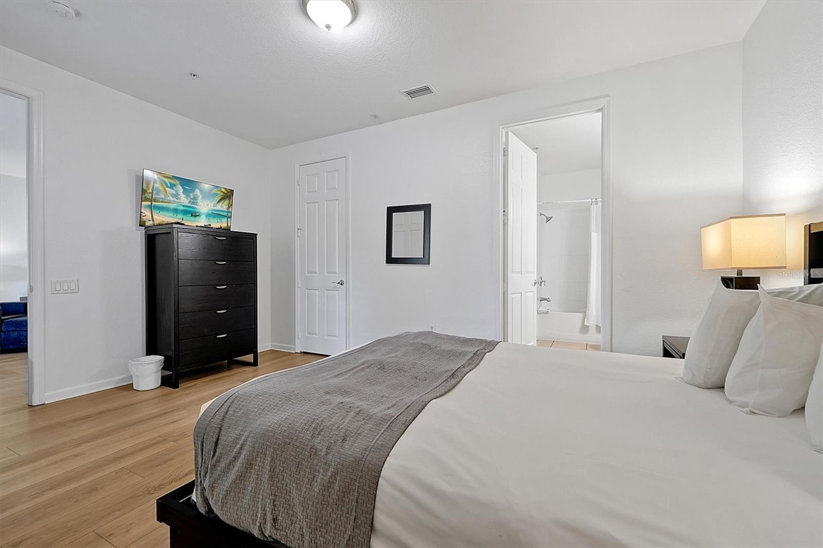 Image 22 of 49 For 5024 Shoreway Loop 10106